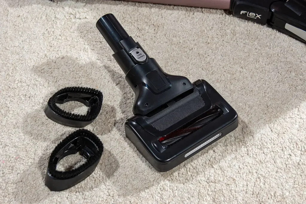 Mini elektroszczotka do sierści odkurzacza Tefal X-Force Flex 16.60 z dwoma ssawkami z włosiem