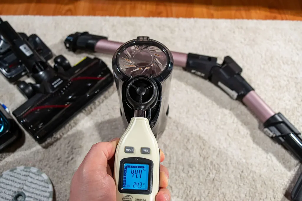 Pomiar przepływu powietrza przepływomierzem – tryb Boost 44,4 m/s, Tefal X-Force Flex 16.60